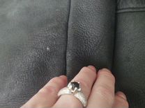 Золотое кольцо с природным сапфиром и бриллиантами