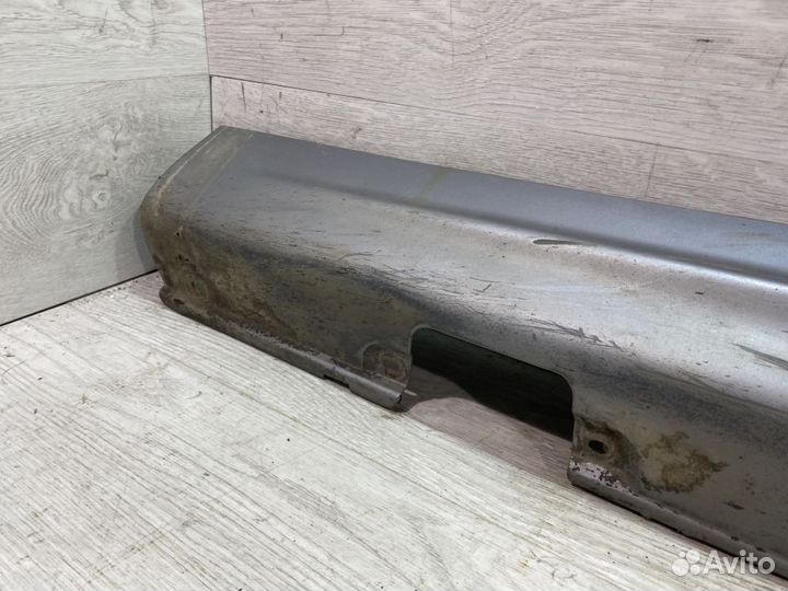 Кулак передний правый