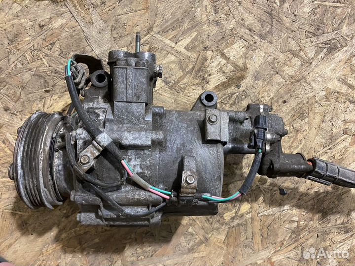 Компрессор кондиционера Хонда Цивик 4д гибрид