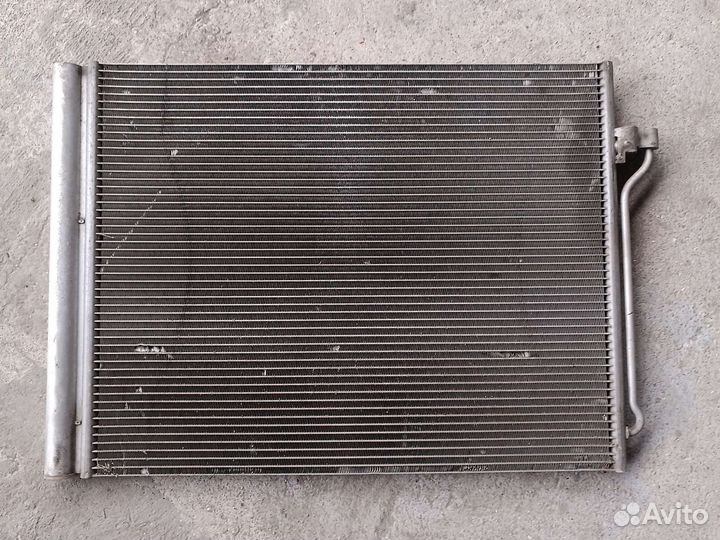 Радиатор кондиционера BMW 7 F01