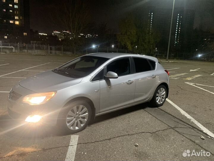 Opel Astra 1.6 AT, 2011, 132 000 км