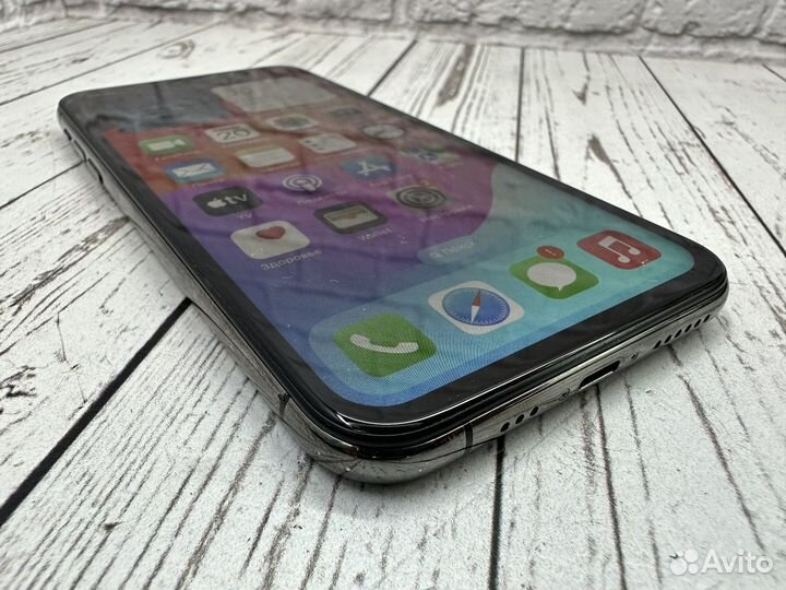 iPhone Xs, 64 ГБ