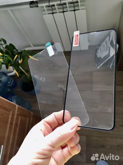 Защитное стекло на iPhone 11 pro max