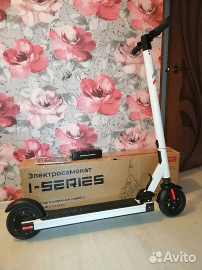 Новый электросамокат Midway I-one
