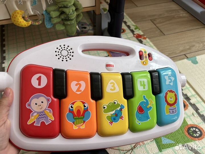 Детский развивающий коврик пианино fisher price