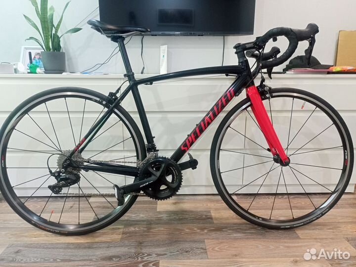 Шоссейный велосипед specialized