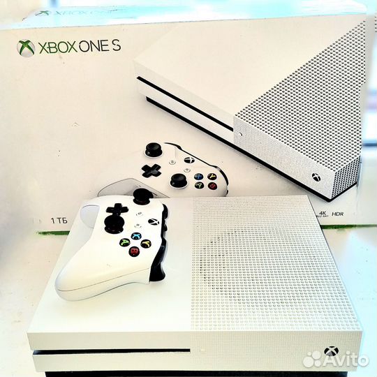 Консоль Xbox One S 1Tb
