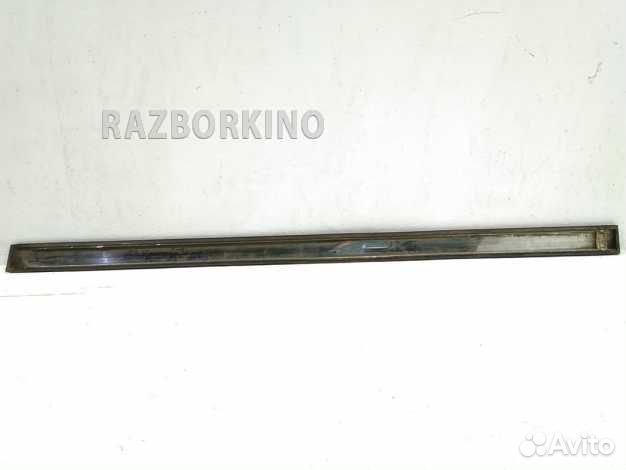 Молдинг двери передней левой