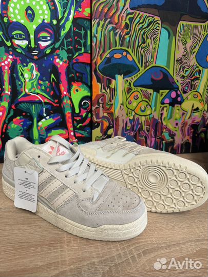 Кроссовки женские 39 размер новые