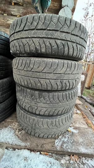 Bridgestone Ice Cruiser 7000 205/65 R16