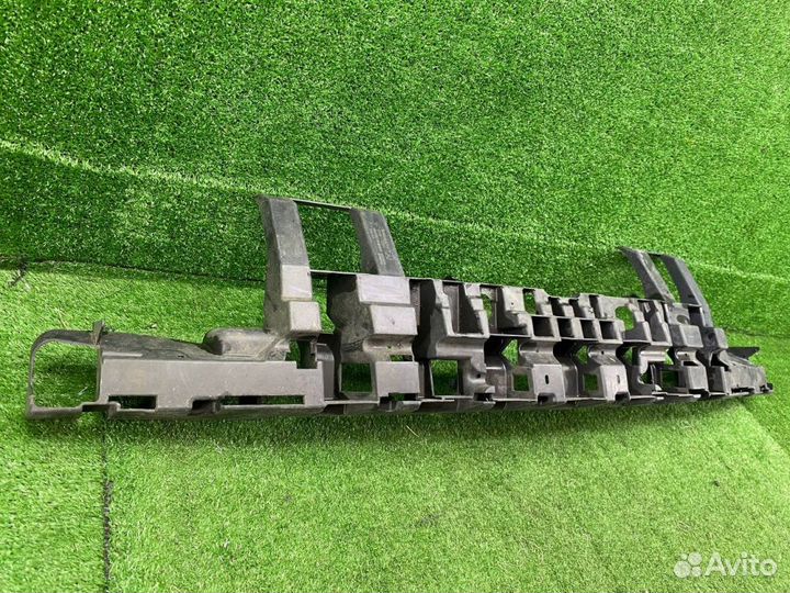 Кронштейн бампера задний Jeep Grand Cherokee 5553