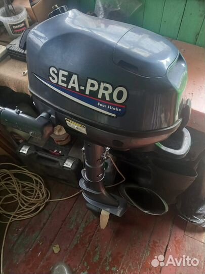 Лодка с мотором