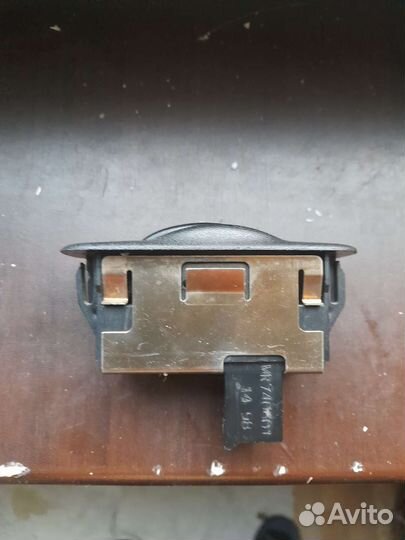 Кнопки обогрева заднего стекла и стекдоподьемника