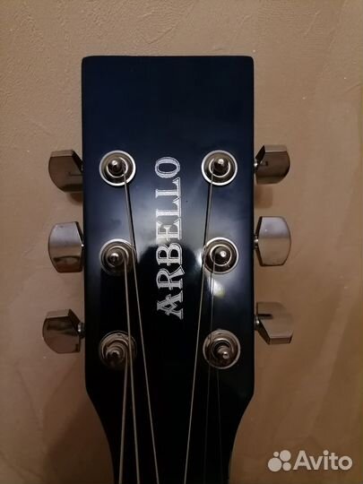 Акустическая гитара