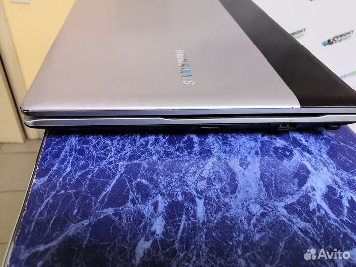 Samsung 15.6/intel i3/4яд/5gb/320gb/nvidia 315-1gb