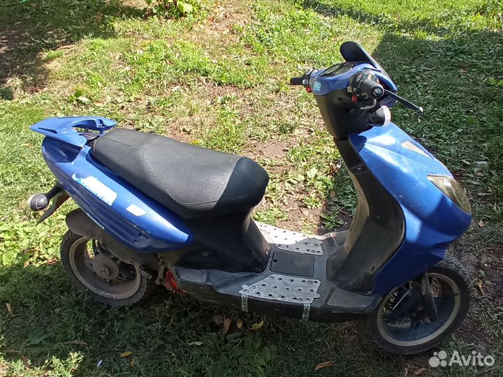 Скутер stels tactic 50