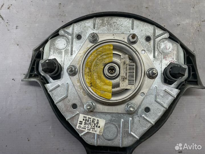 Подушка безопасности в рулевое колесо Volkswagen