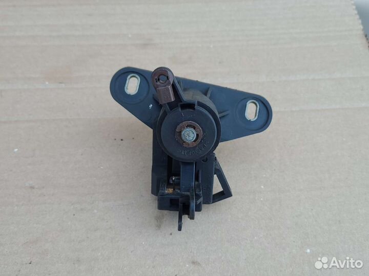 Кнопка открывания багажника Opel Zafira A 99-2005