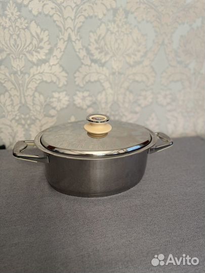 Продаю кастрюли и сковородки