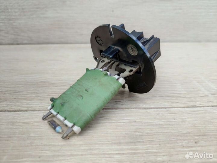 Резистор печки отопителя Peugeot 307 Citroen C3