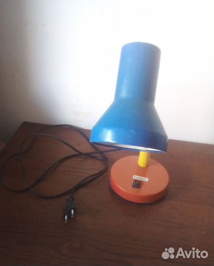 Лампа настольная
