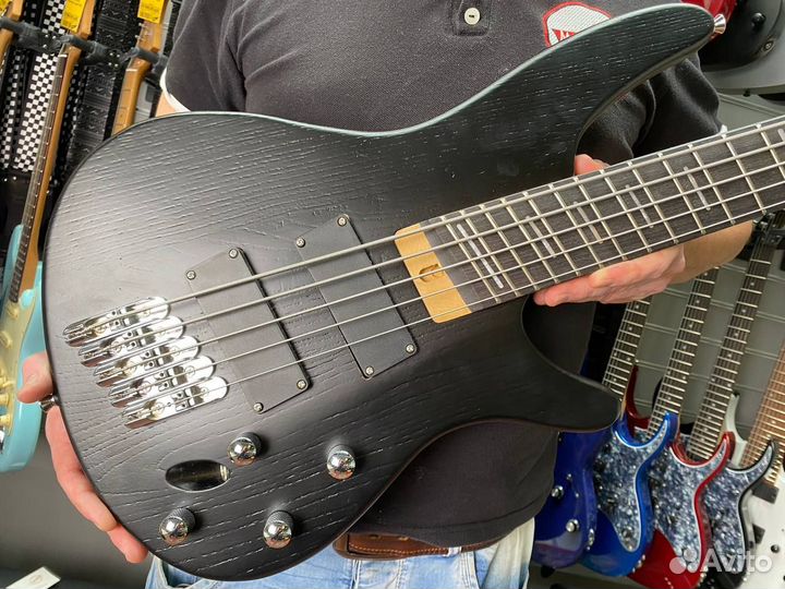 Мультимензурная, 5-струнная бас-гитара