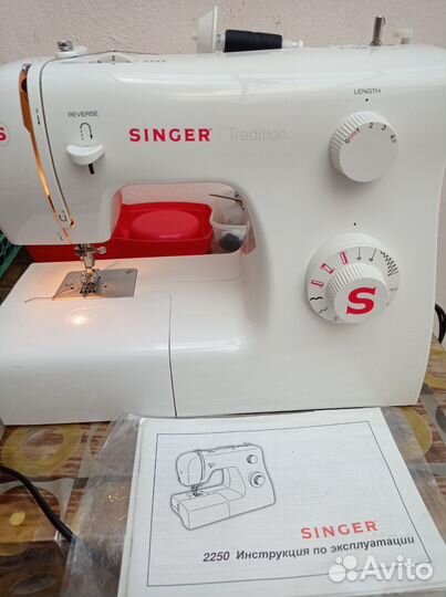 Швейная машина Singer