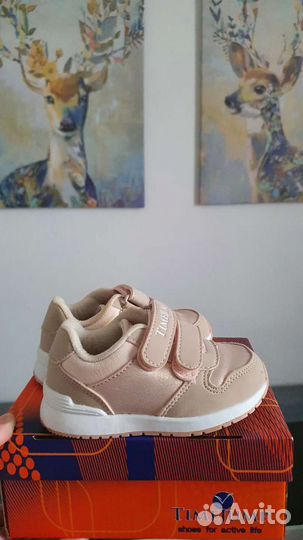 Кроссовки для девочки