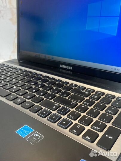 Ноутбук Samsung NP305V5A