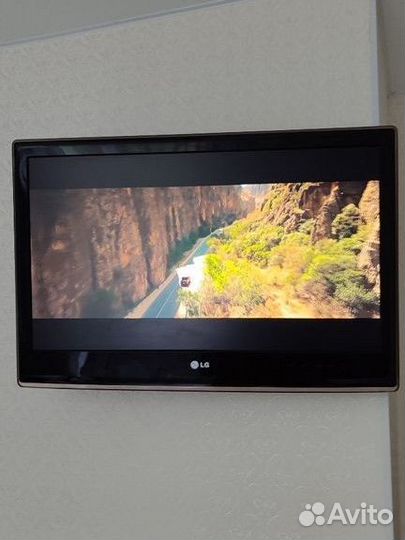 Телевизор LG22LV2500