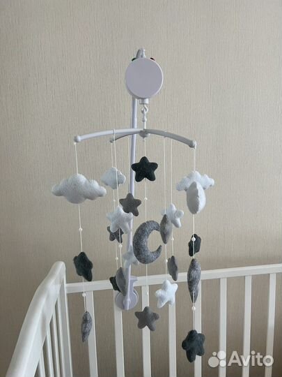 Мобиль из фетра в кроватку