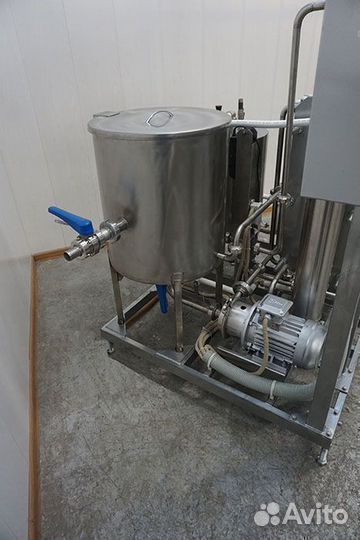 Проточный пластинчатый пастеризатор-охладитель