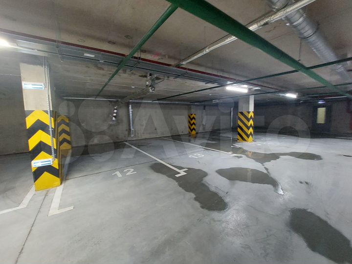 Машиноместо, 13 м²