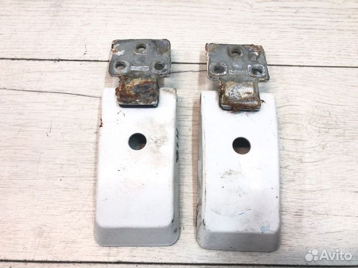 Петли задних дверей Mercedes Sprinter W909 2016