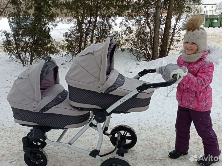 Коляска для двойни