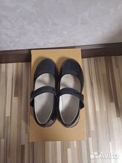 Школьная обувь 32