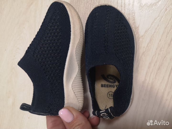 Лёгкие кроссовки 16