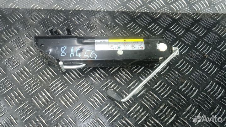 Домкрат на Volkswagen Passat B7