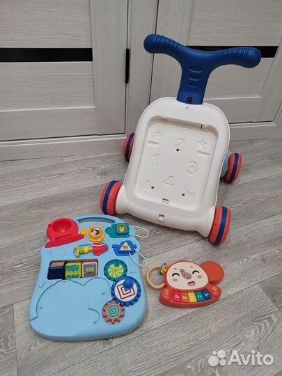 Машинка каталка толокар с ручкой