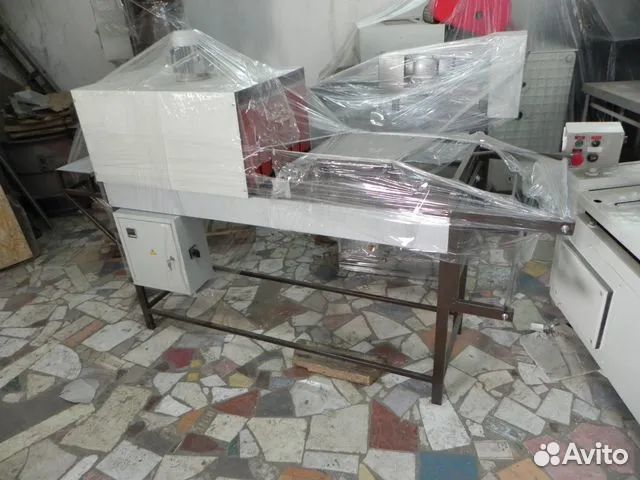 Упаковщик в термоусадочную пленку