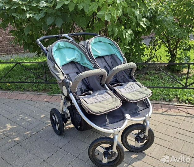 Коляска для двойни bumbleride