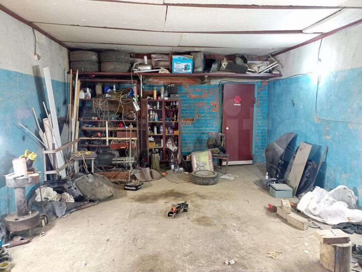 Гараж, > 30 м²