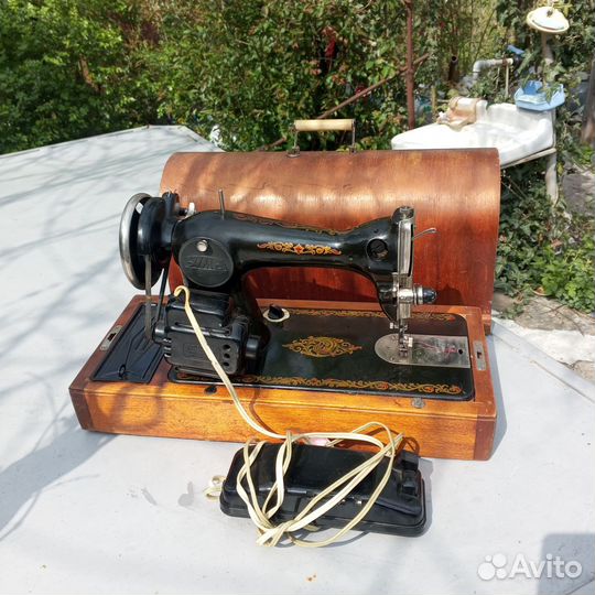 Швейная машинка