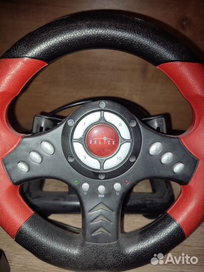 Игровой руль с педалями