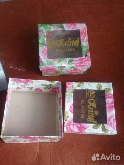 Коробки упаковочные подарочные с окошком