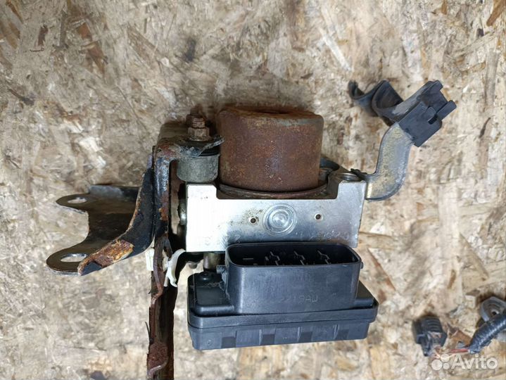 Блок ABS Toyota Vitz SCP10 2003