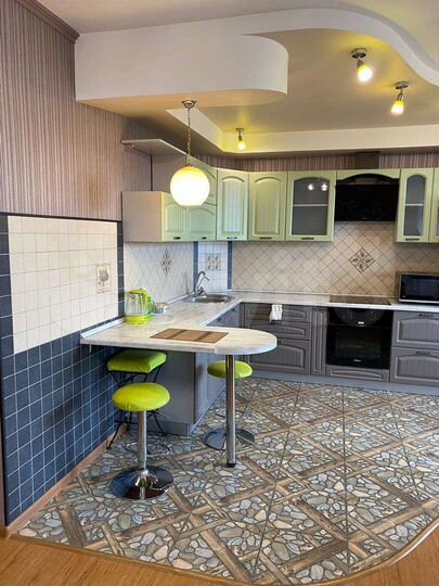 2-к. квартира, 70 м², 10/12 эт.