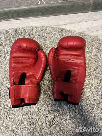 Боксерские перчатки