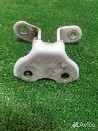 Петля двери toyota highlander 2 правая