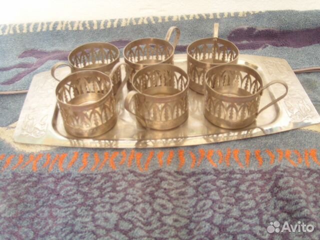 Поднос и подстаканники